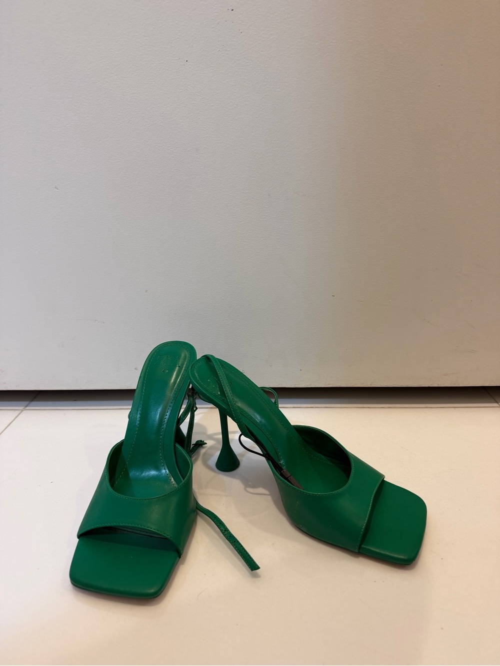 Zara leather Green Square-Toe Slingback Heels